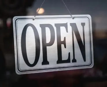 Hvilken virksomhedstype er JYSK? Bag facaden på Danmarks globale møbelimperium