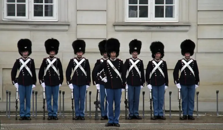 Hvor bliver Royal Copenhagen malet? - Oplev håndværket bag Danmarks ikoniske porcelæn