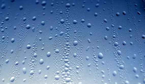 Hvordan stopper jeg kondens på ruderne i parcelhuset?