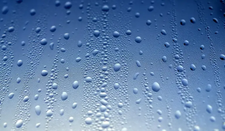 Hvordan stopper jeg kondens på ruderne i parcelhuset?